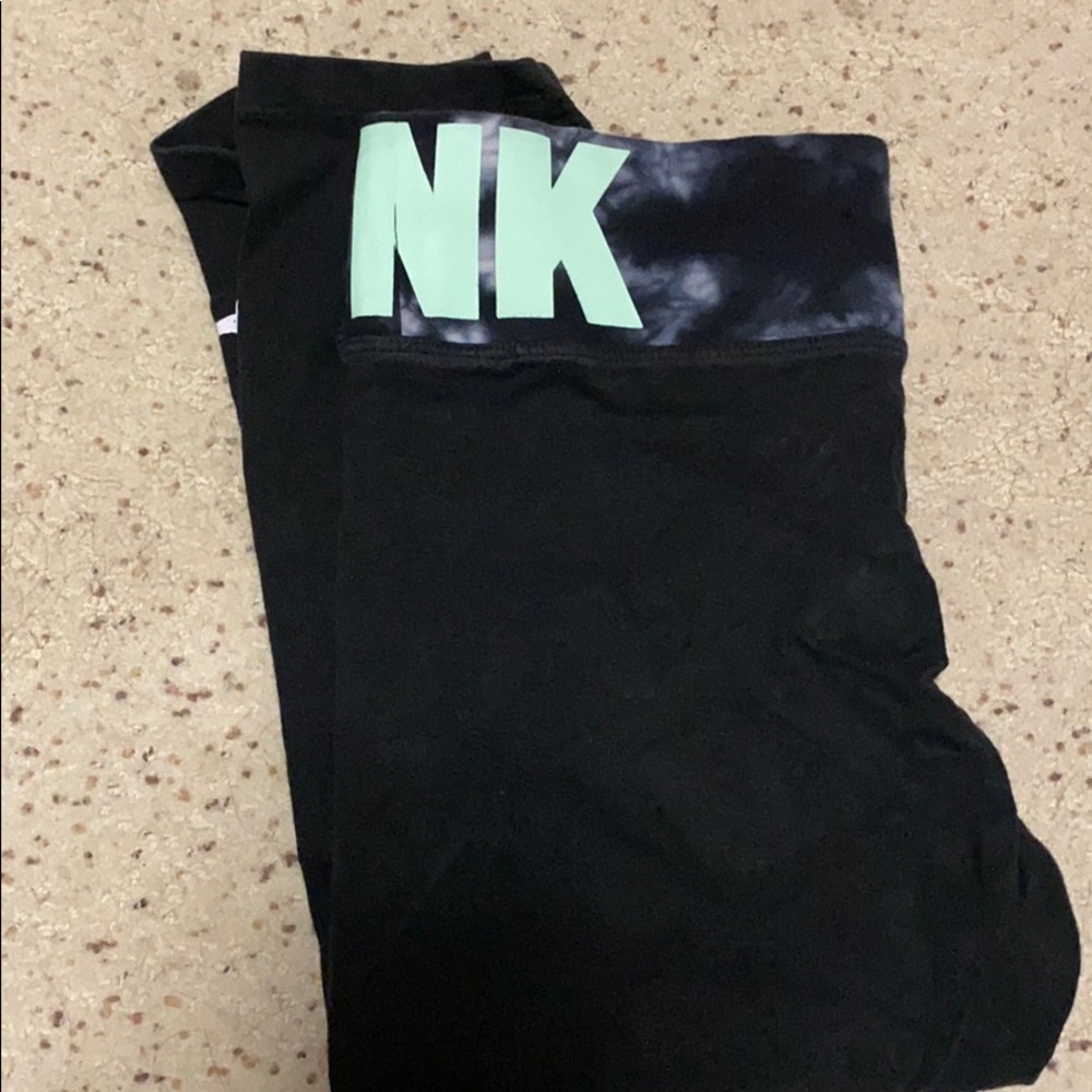 PINK Victoria’s Secret leggings